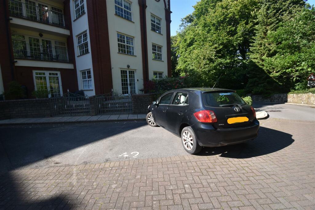 Parking .JPG