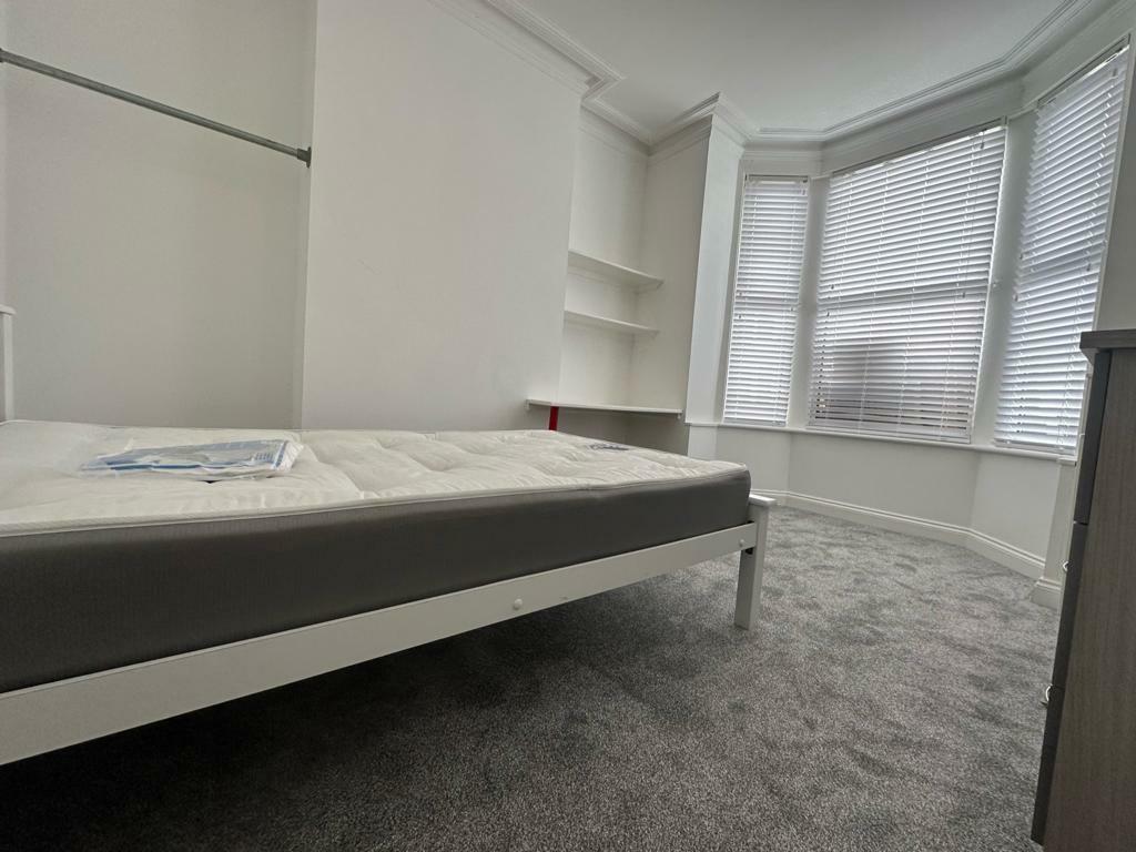 104M 2023 Bed5.jpg