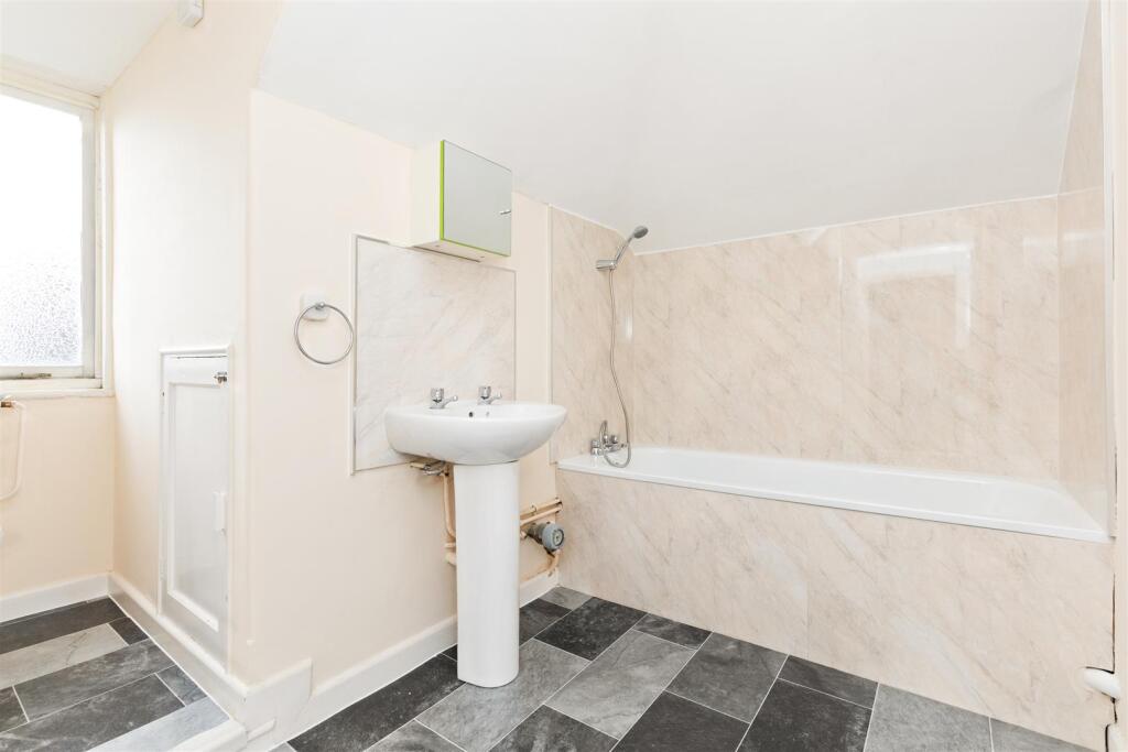 Bathroom.jpg