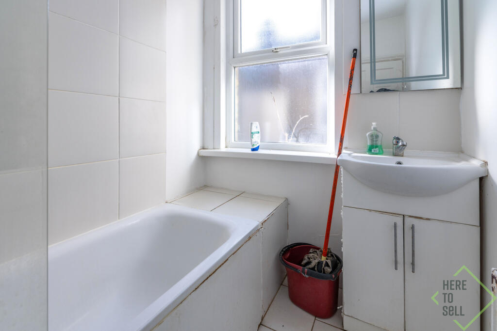 Turnpike Lane, N8-1 (10)