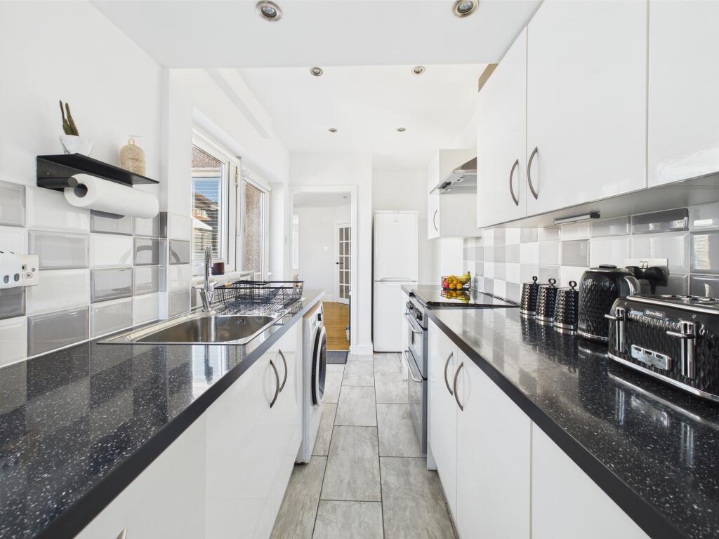 CAM05192G0-PR0070-STILL004