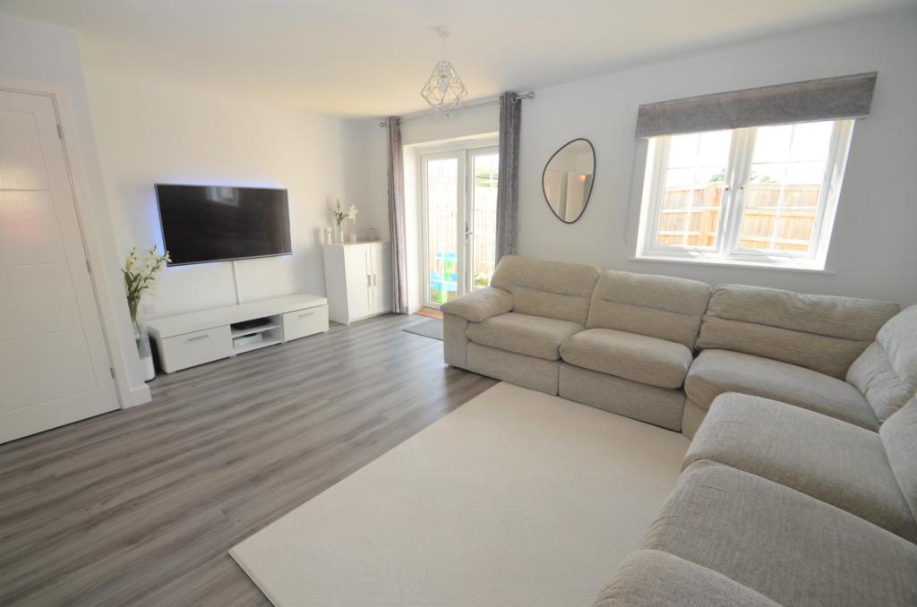 Sitting/Dining Room