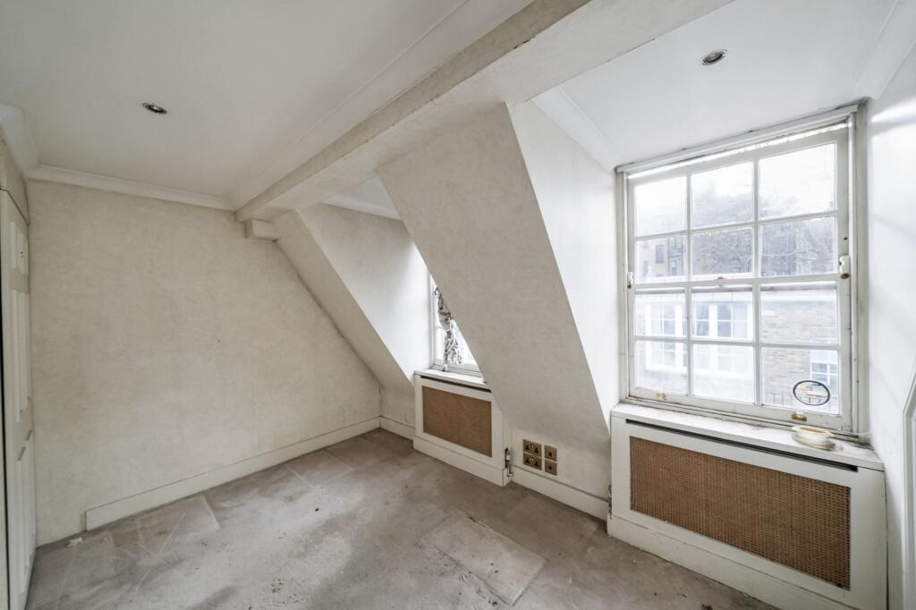 17 Yeomans Row, Kensington, London SW3 2AL