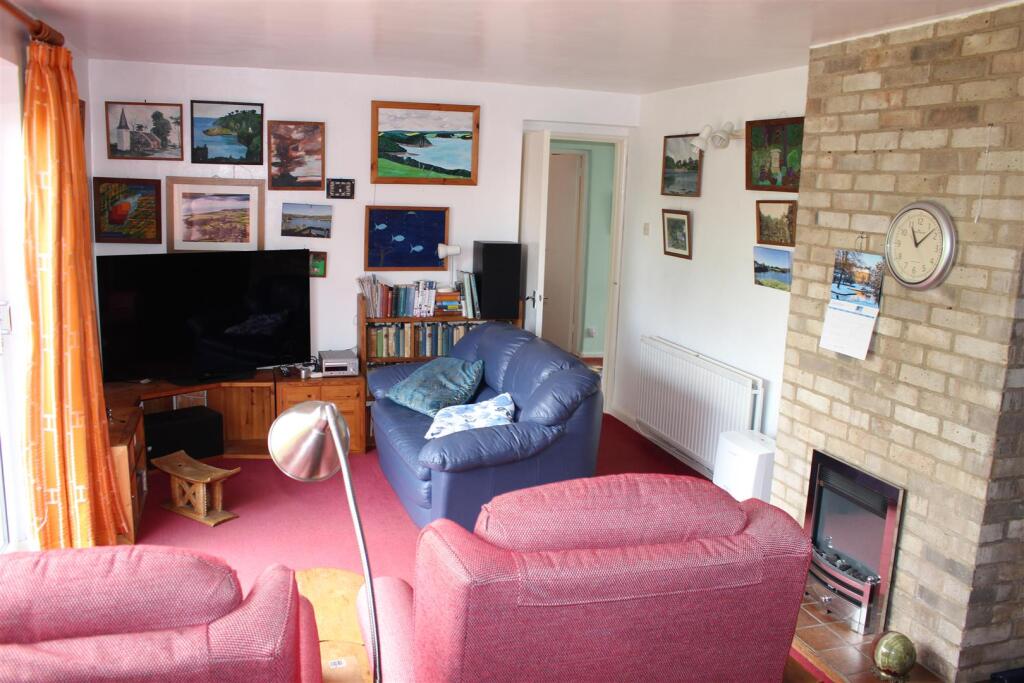 L-Shaped Lounge Dining Room