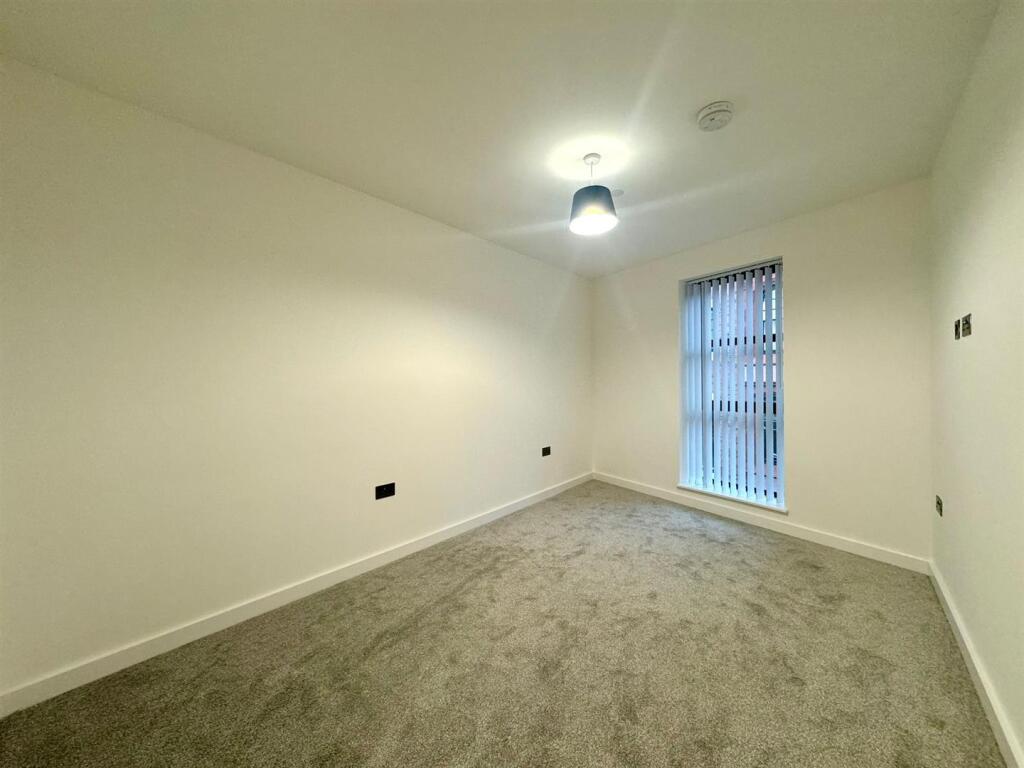main bedroom pic 1.jpeg