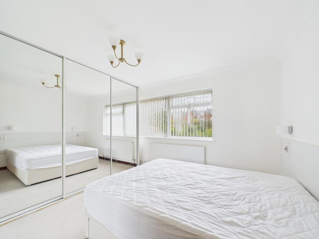 CAM03750G0-PR0075-STILL003