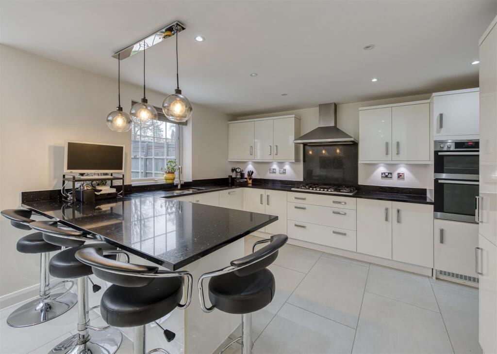 9 Henry Fowler Drive-kitchen2.jpg
