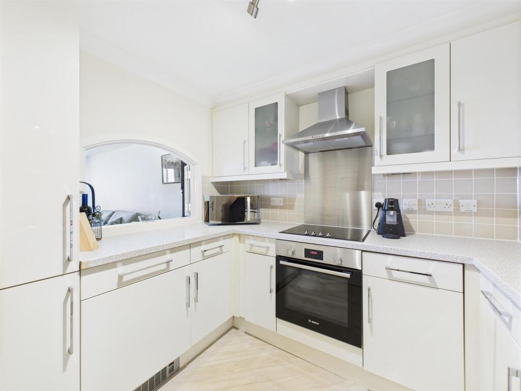 Kitchen: