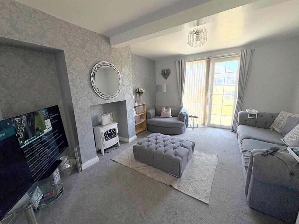 Lounge / Dining Room