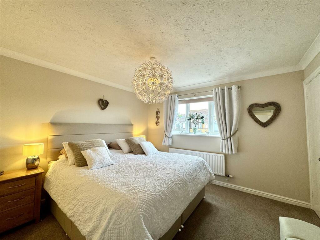 BEDROOM 1