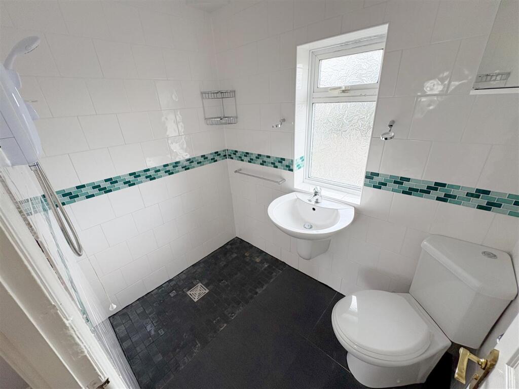 Shower room and Wc.jpg