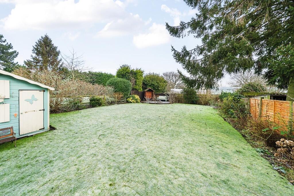 REAR GARDEN.jpg