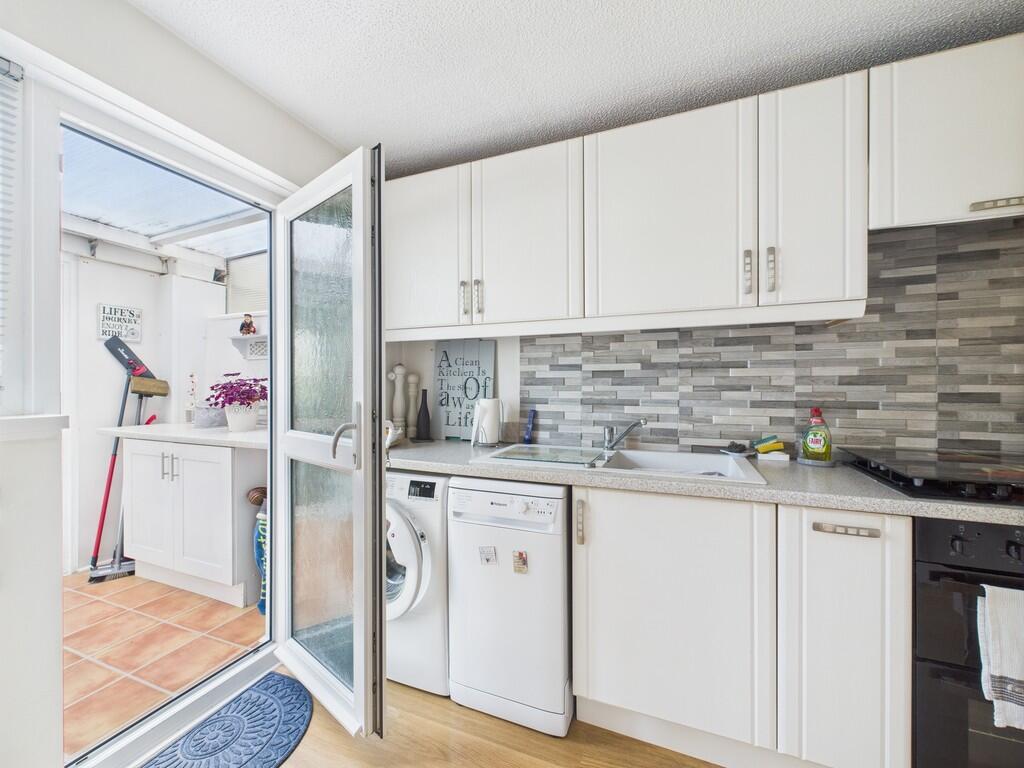 CAM02089G0-PR0525...