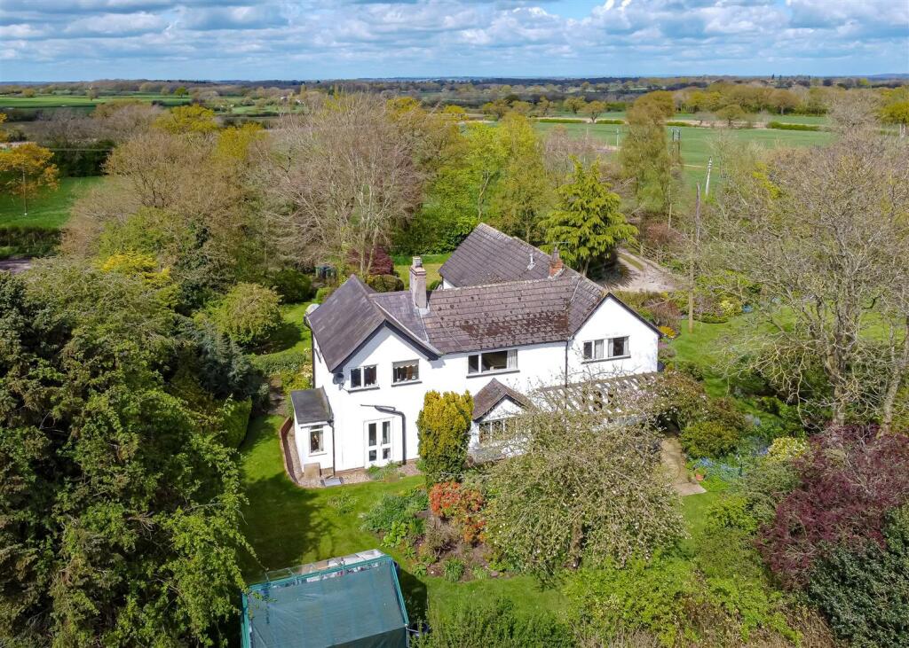 Leafields Farm-drone3.jpg