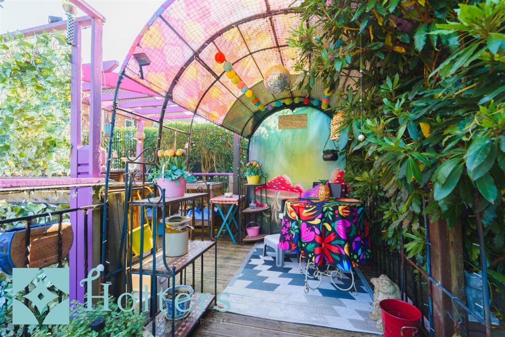 23 Underhill Crescent, Knighton-19.jpg