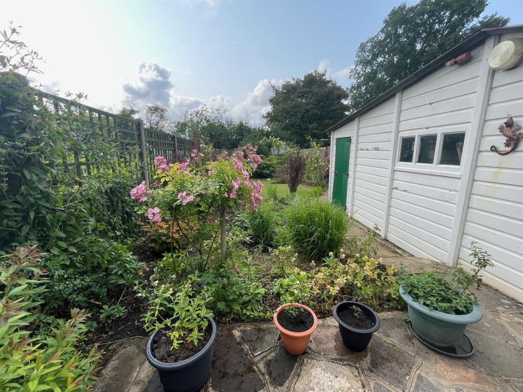 12 Elmscroft Garden.jpg