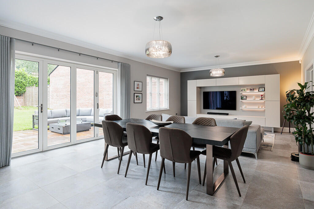 3_churchill_avenu...