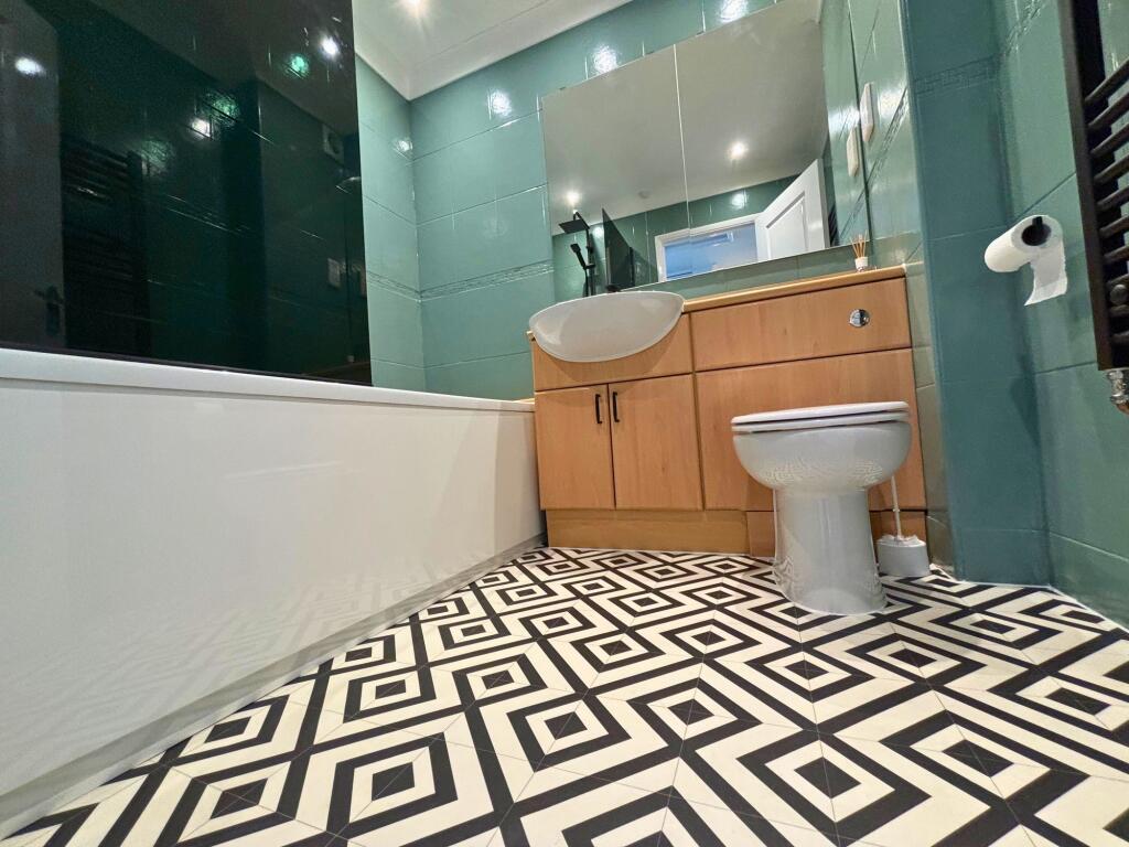 Bathroom (Upper Floor)