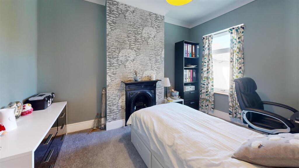 Hambro-Bedroom 2.jpg