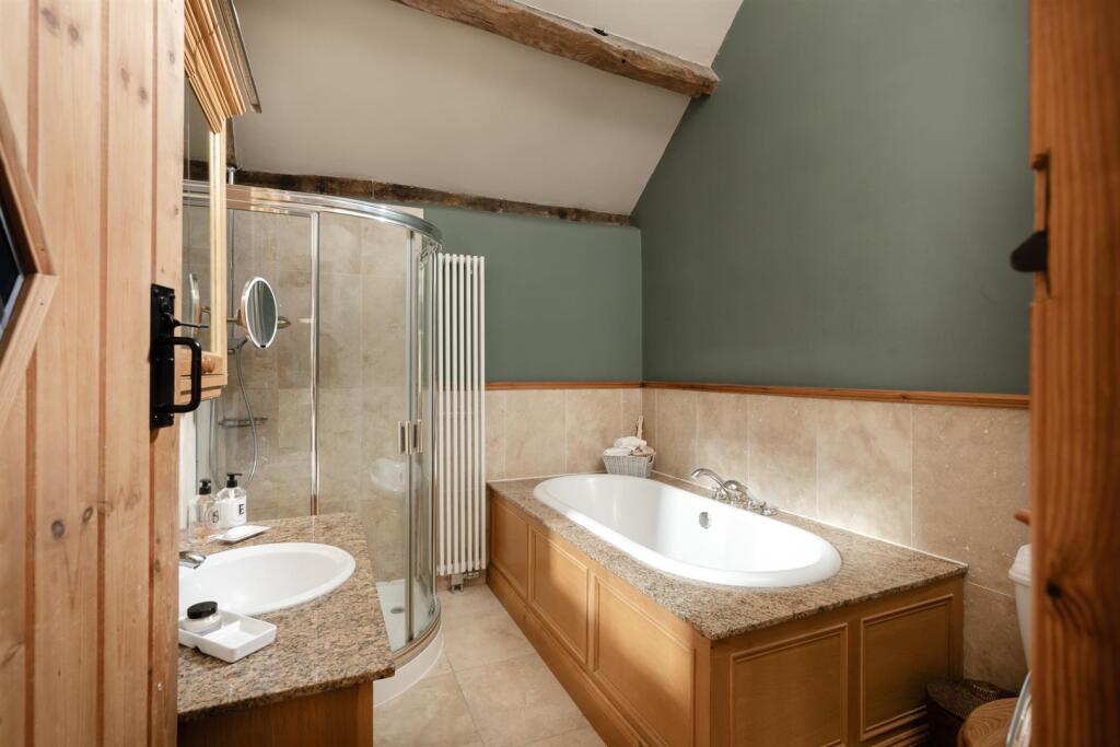 Principal Bedroom En Suite