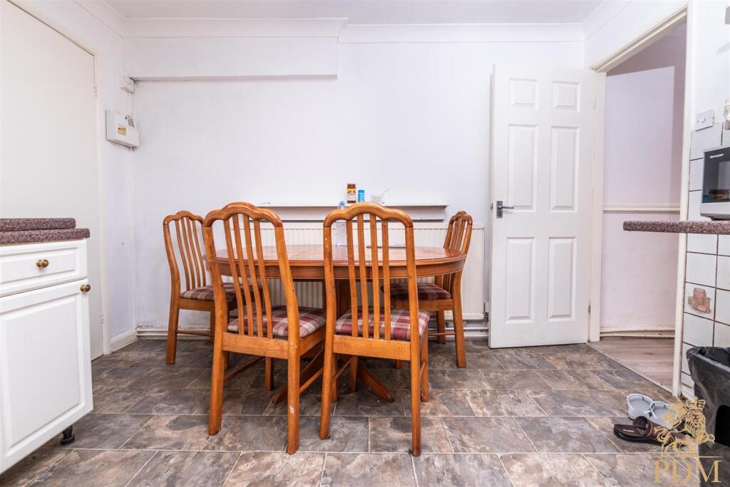 18 Albert Avenue  (7 of 18).jpg