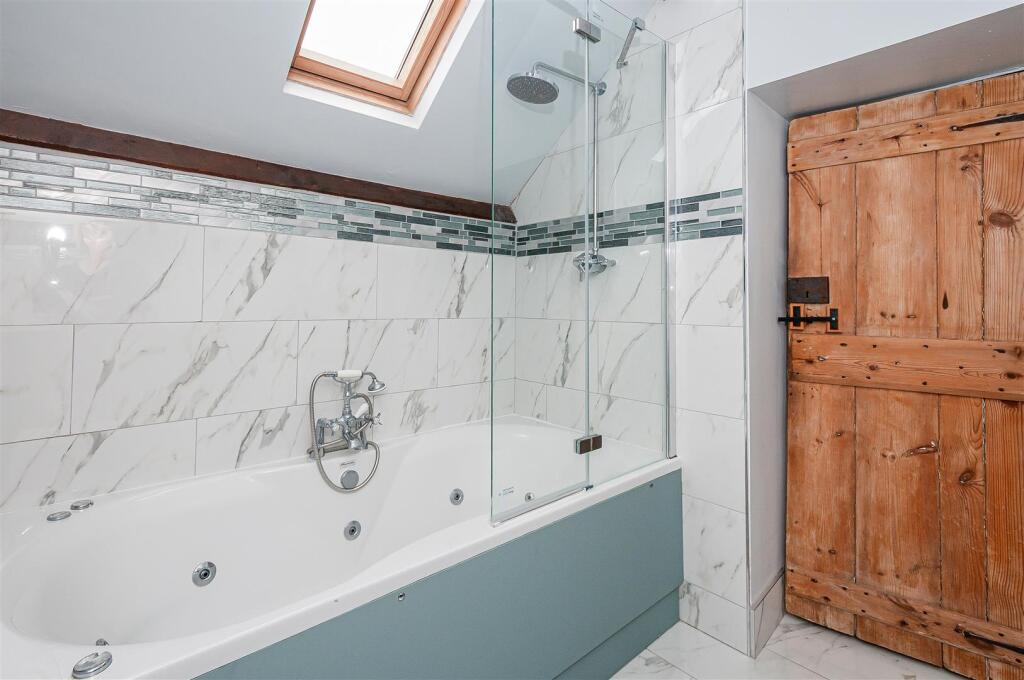 Hall Barn Cottage10.jpg