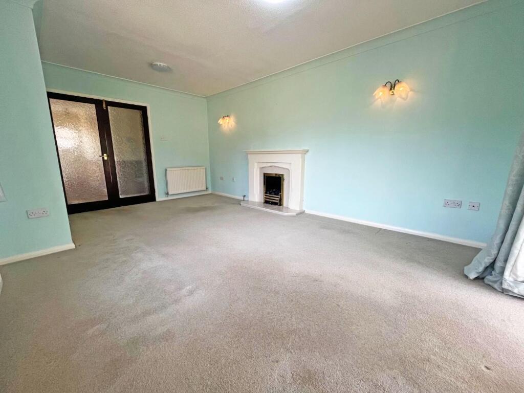 Lounge1.jpg