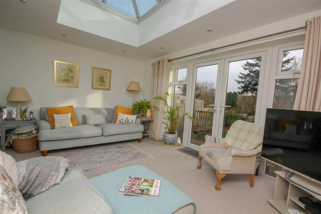Family Room..jpg