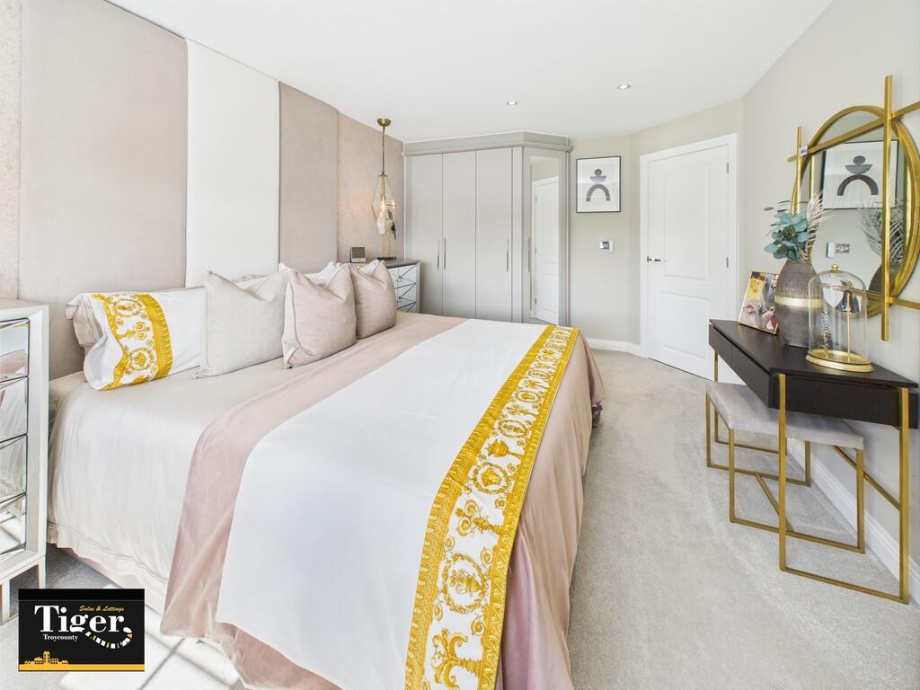 CAM02176G0-PR0661...