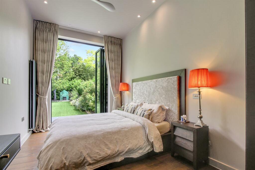 bed3.jpg