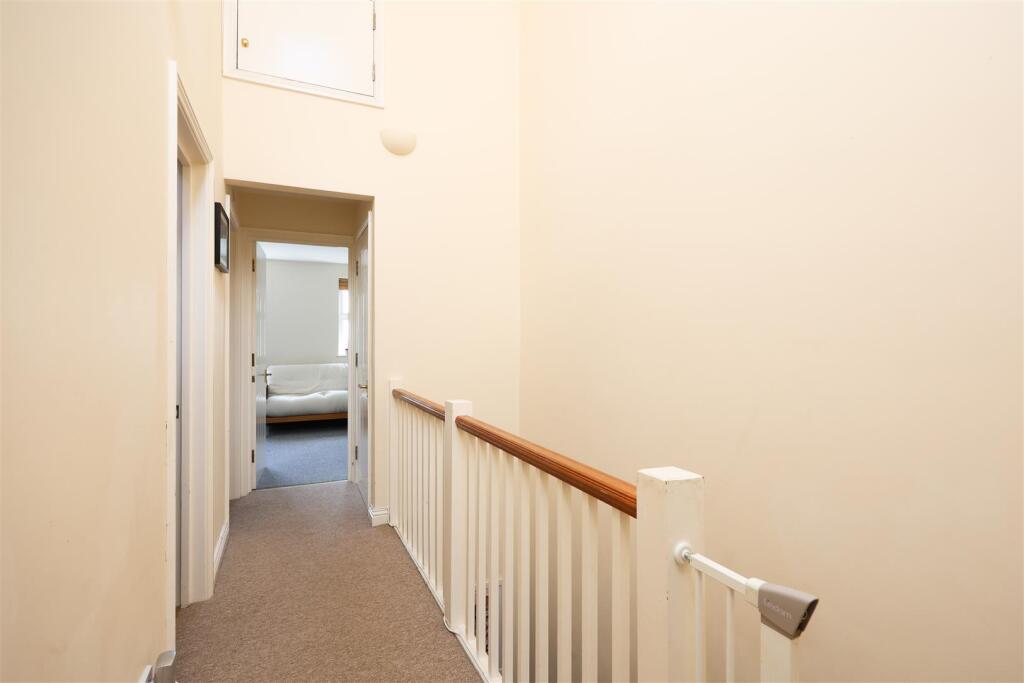 2 Worrall Place 11.JPG