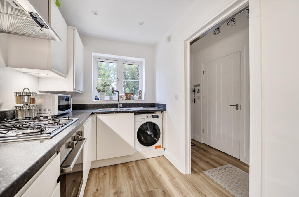 1365703-11-68e946...