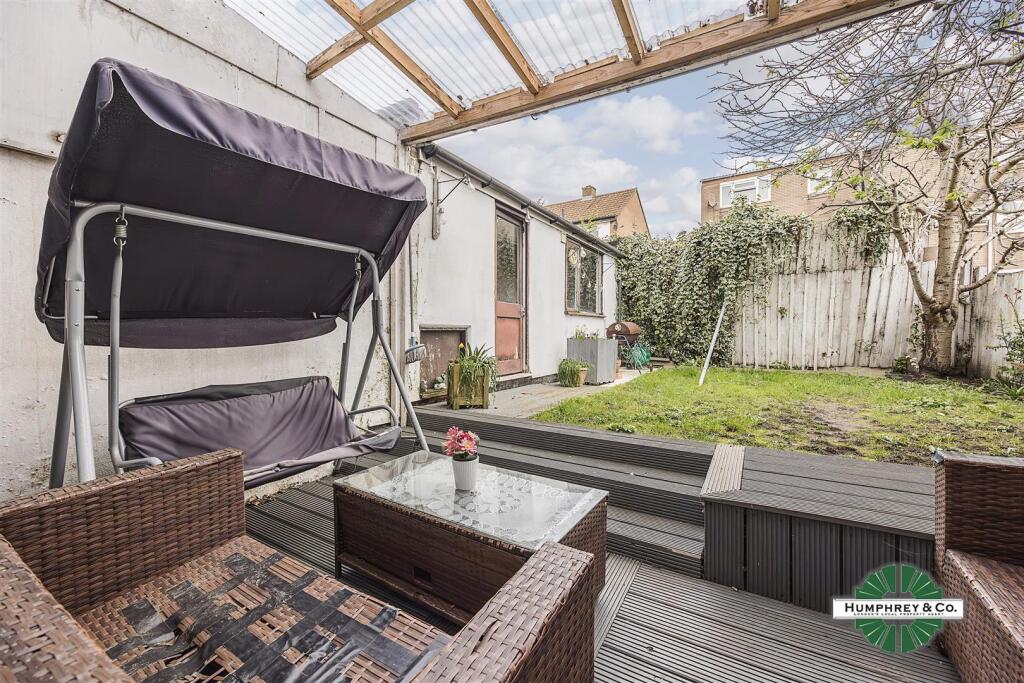 24   Manning Road -016.jpg