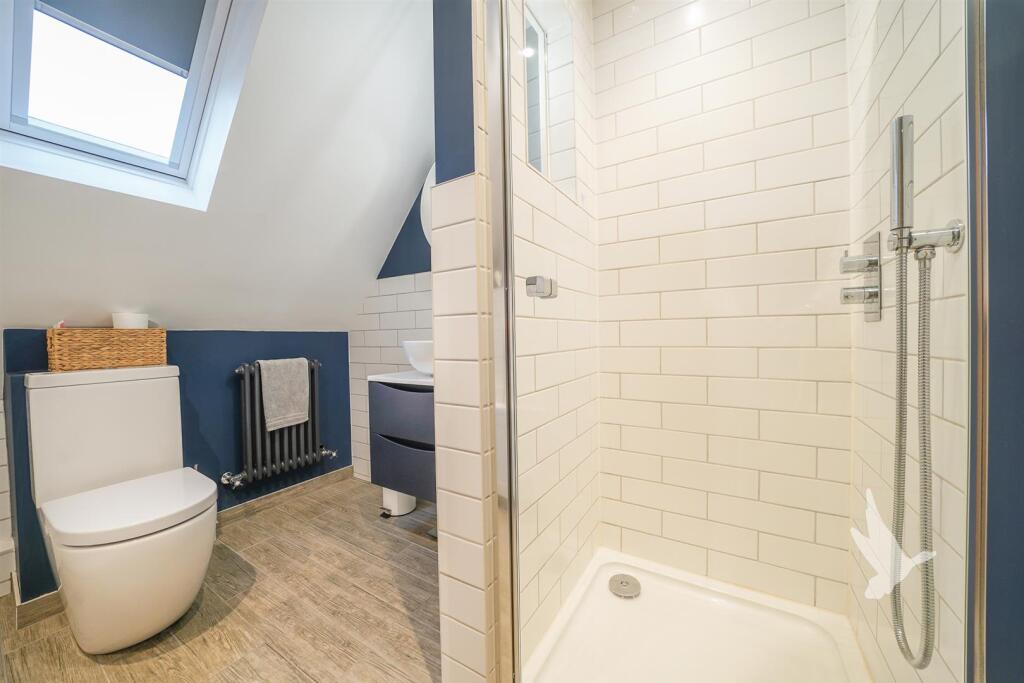 8 Bath.jpg