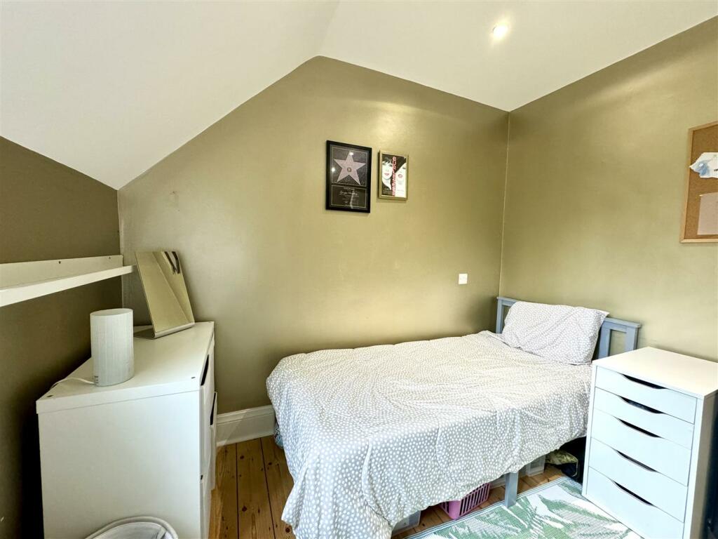 BEDROOM FIVE