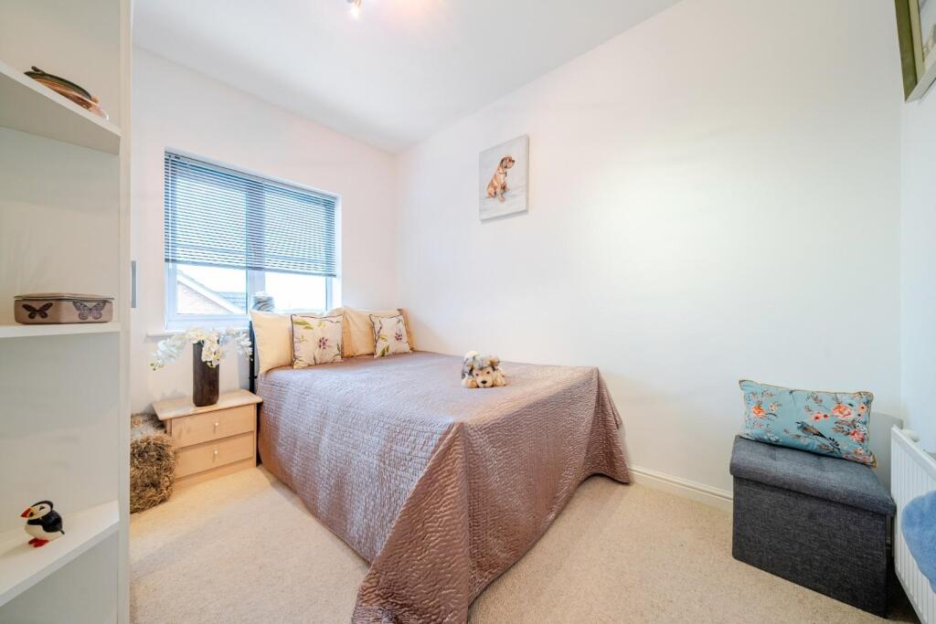 9 Abbots bedroom 2.JPG