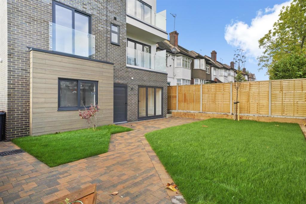 Flat 1, 348 Dollis Hill Lane  - 1Koc4VBaxIWn8uRjxp