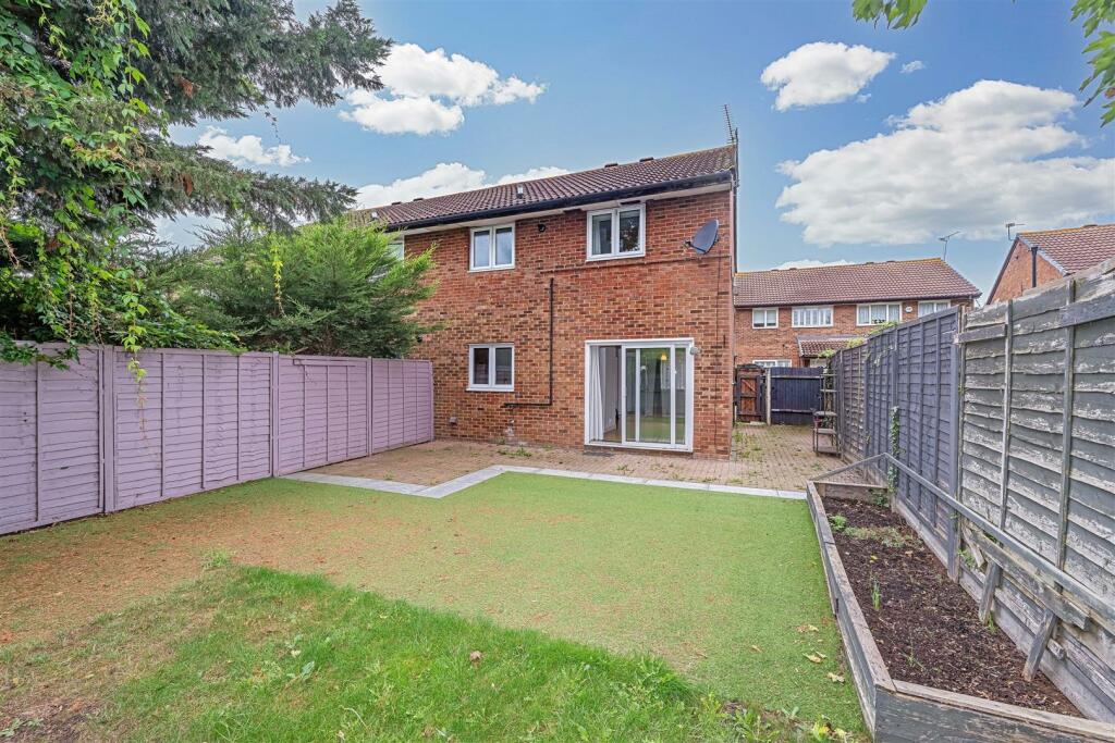 8 Crofters Close, Isleworth TW7 7PH-LOW RES-11.jpg