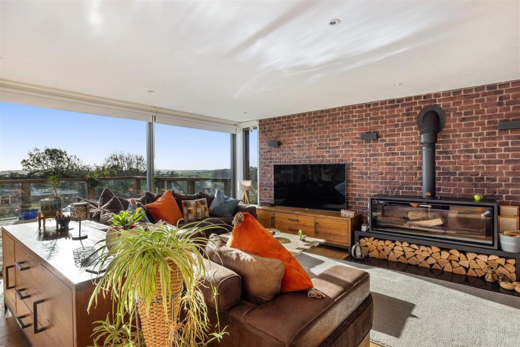 36 - 53 Dunstone Park Road Paignton.jpg