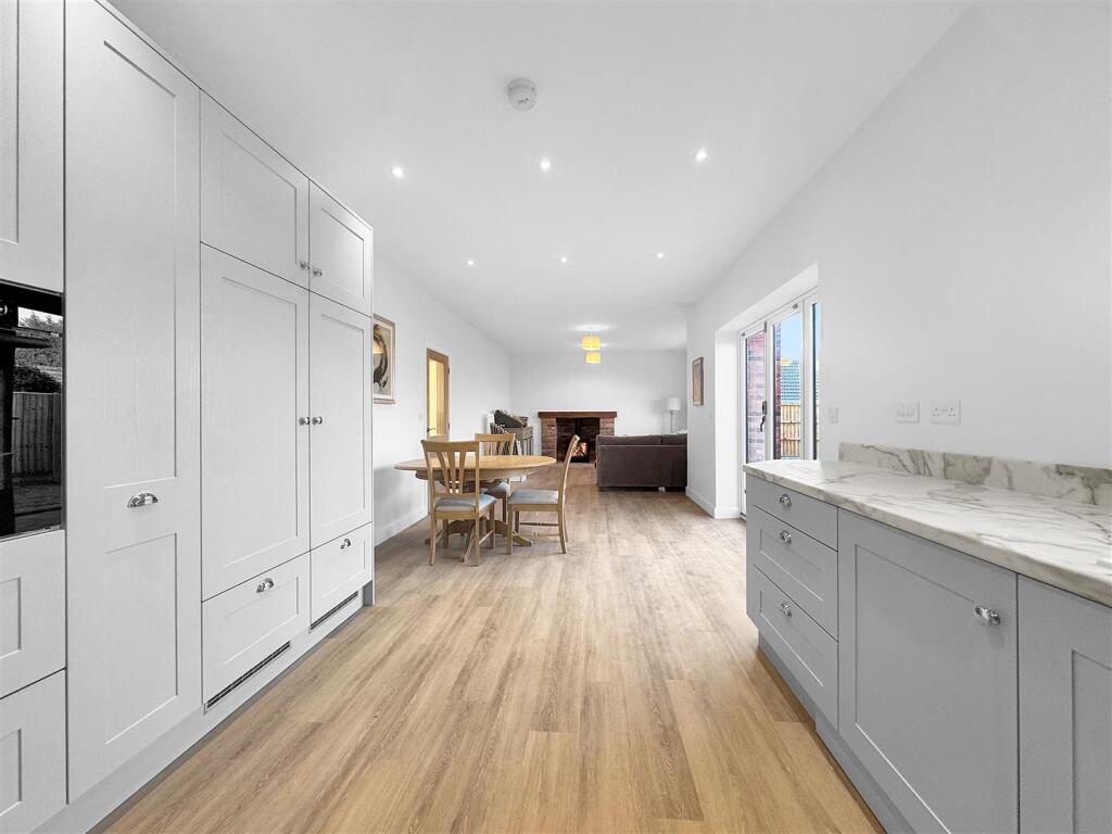 Spectacular Living Kitchen