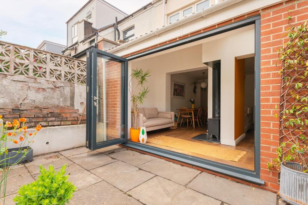 2S8RBN - External D.jpg