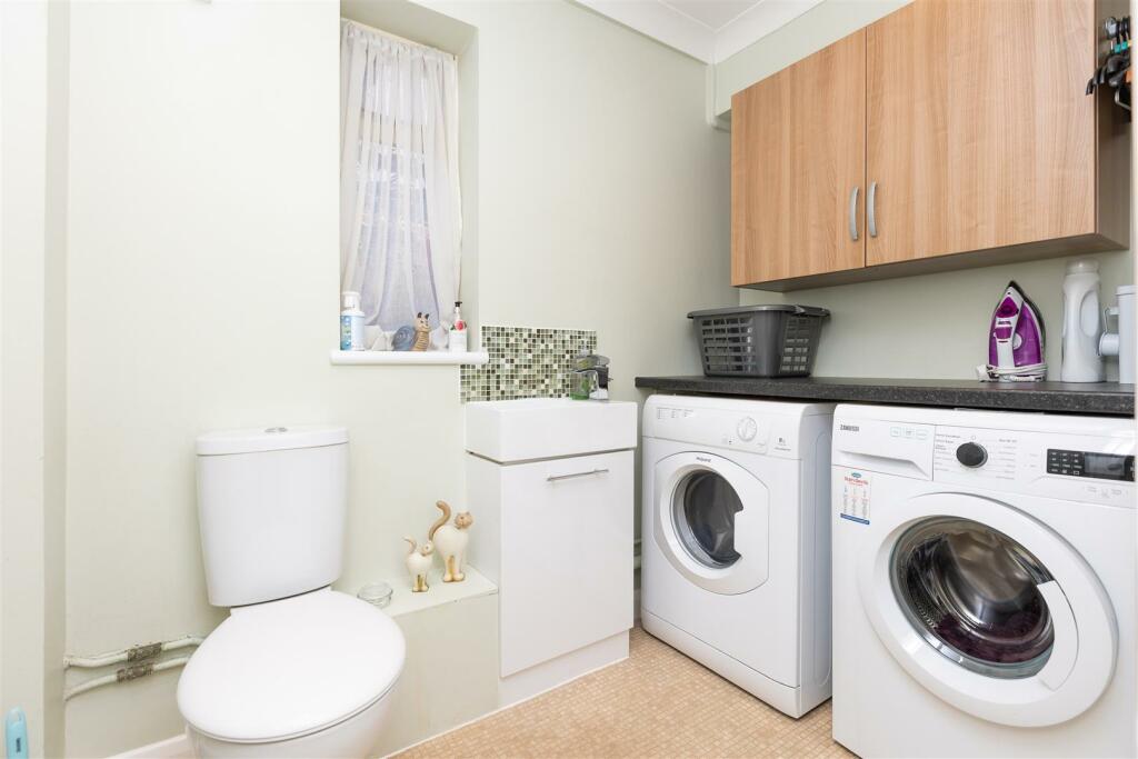 Utility Room/Cloakroom