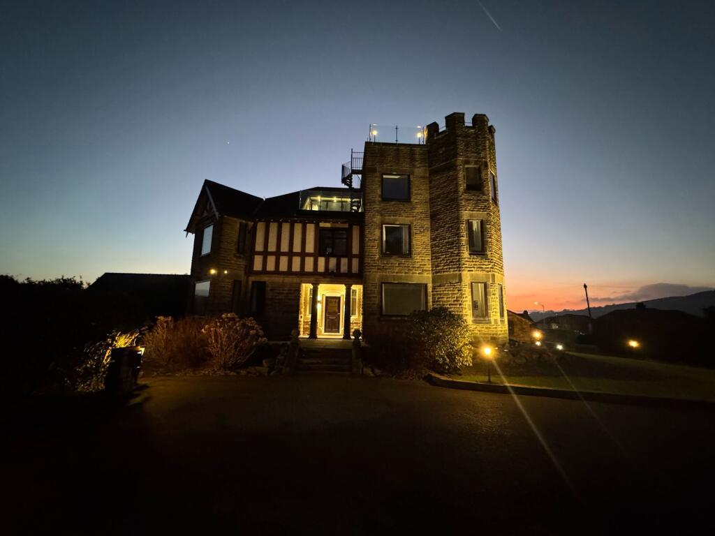CASTLE MANOR