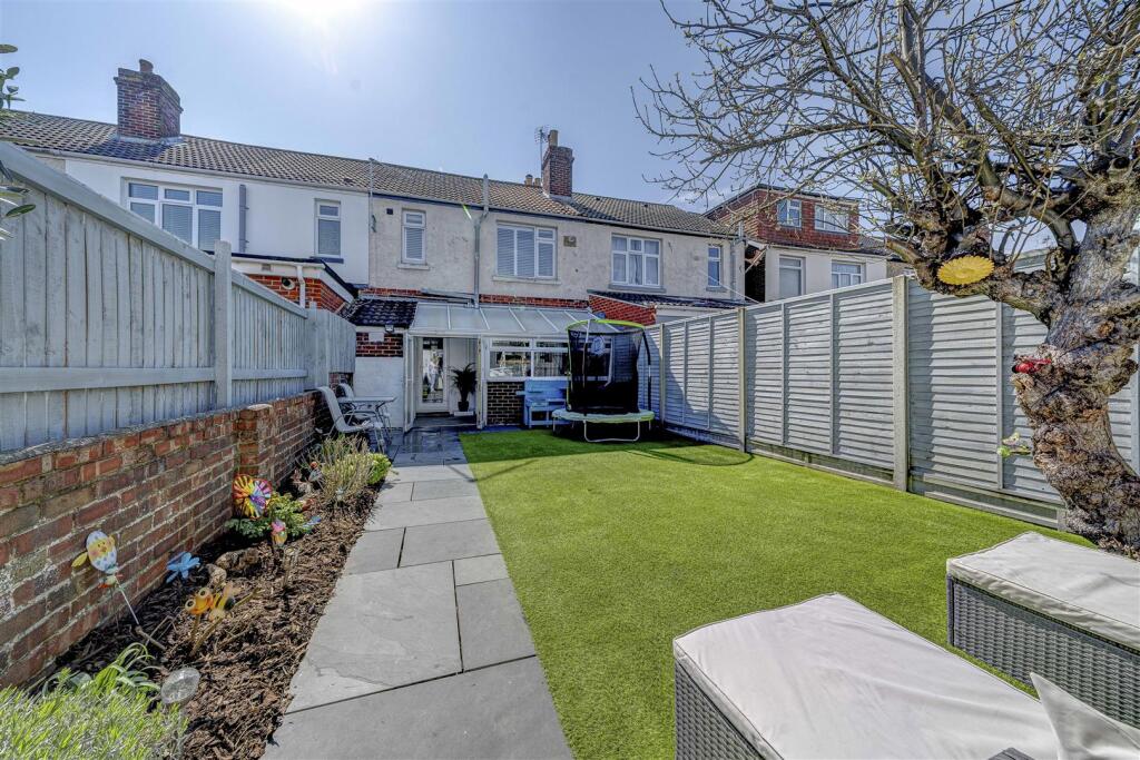 Matt Stevens-71 Stride Avenue-15.JPG