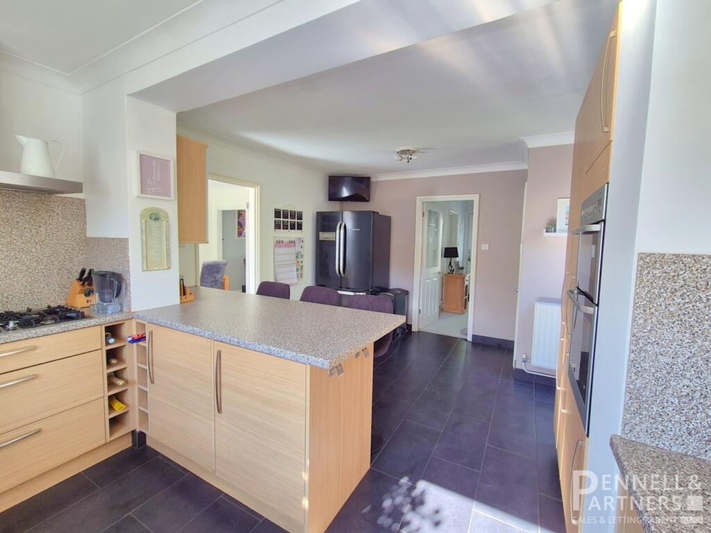 kitchen/breakfast room