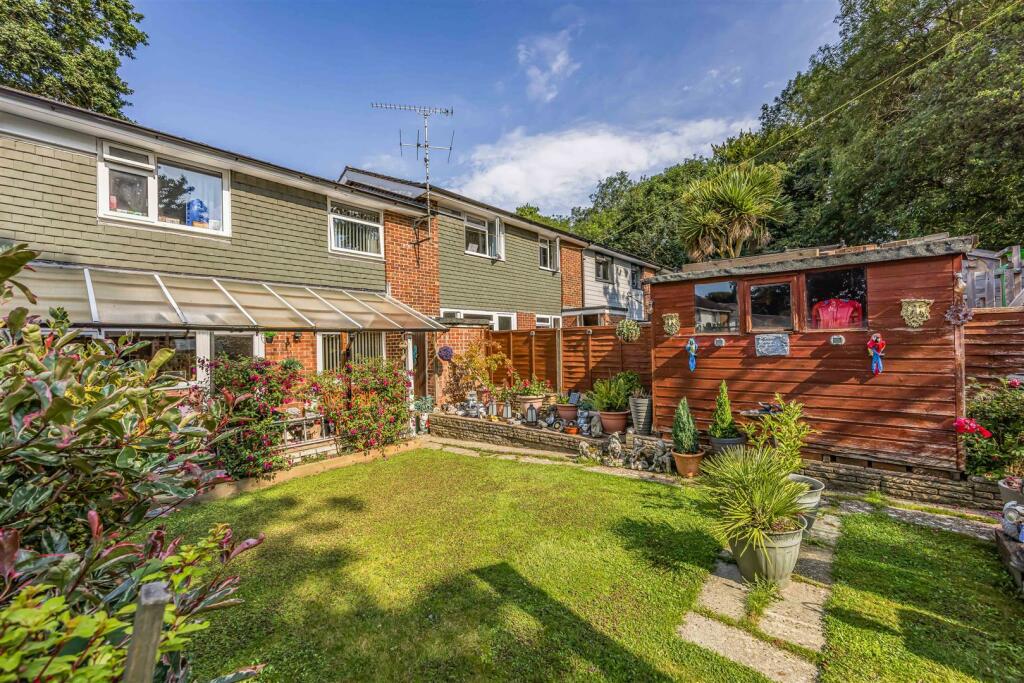 8 Sullivan Way, Purbrook-Small-PorticoMarketing-OH