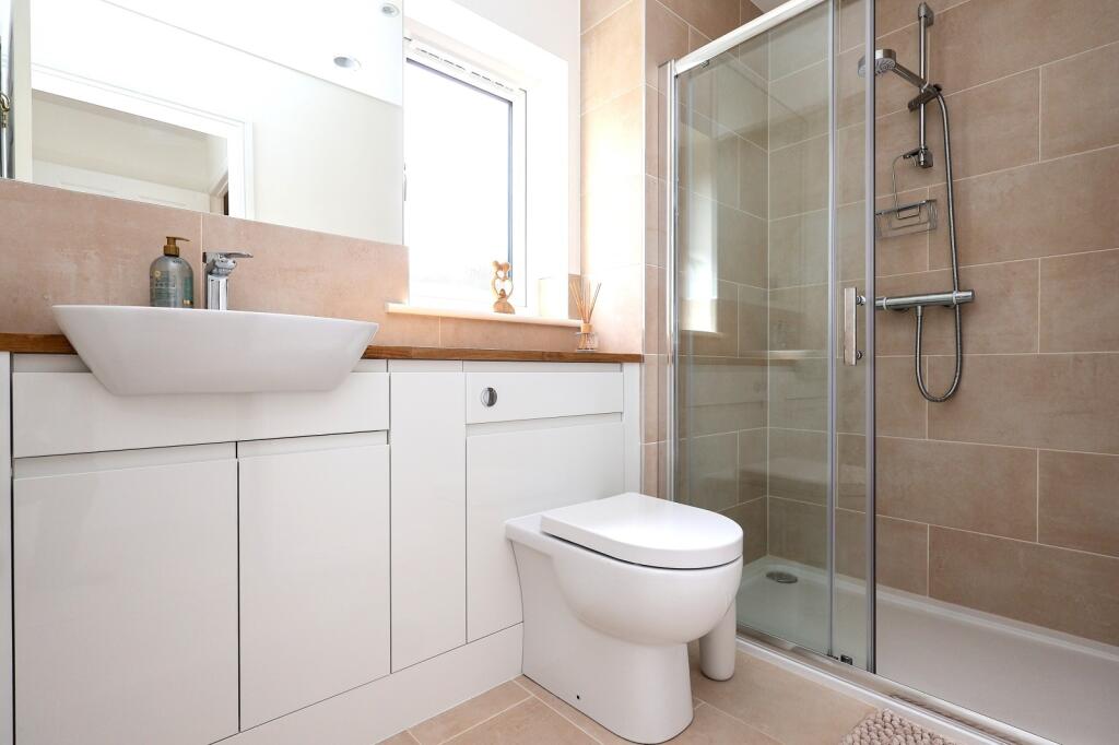 Principal Bedroom En Suite