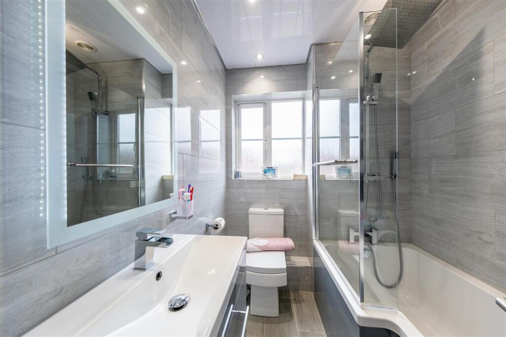 14 Carnoustie Close-030.JPG