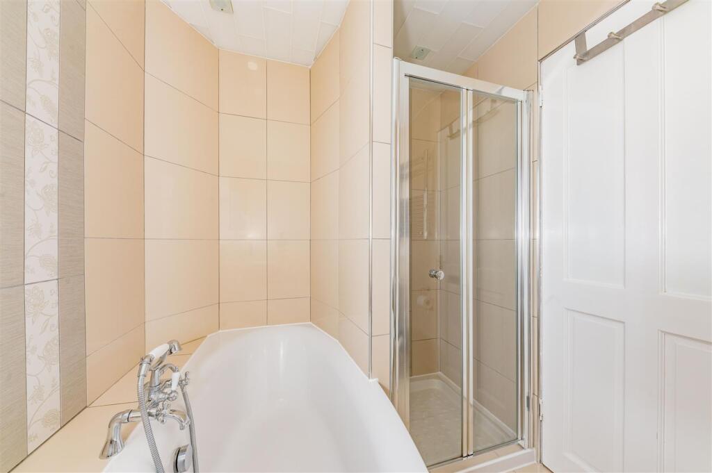 35 Myrtlehall Gardens Dundee-15.JPG