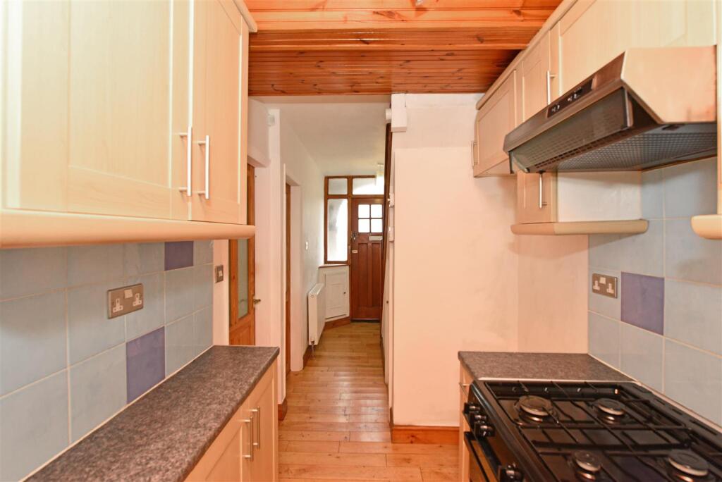 Fitted Kitchen: